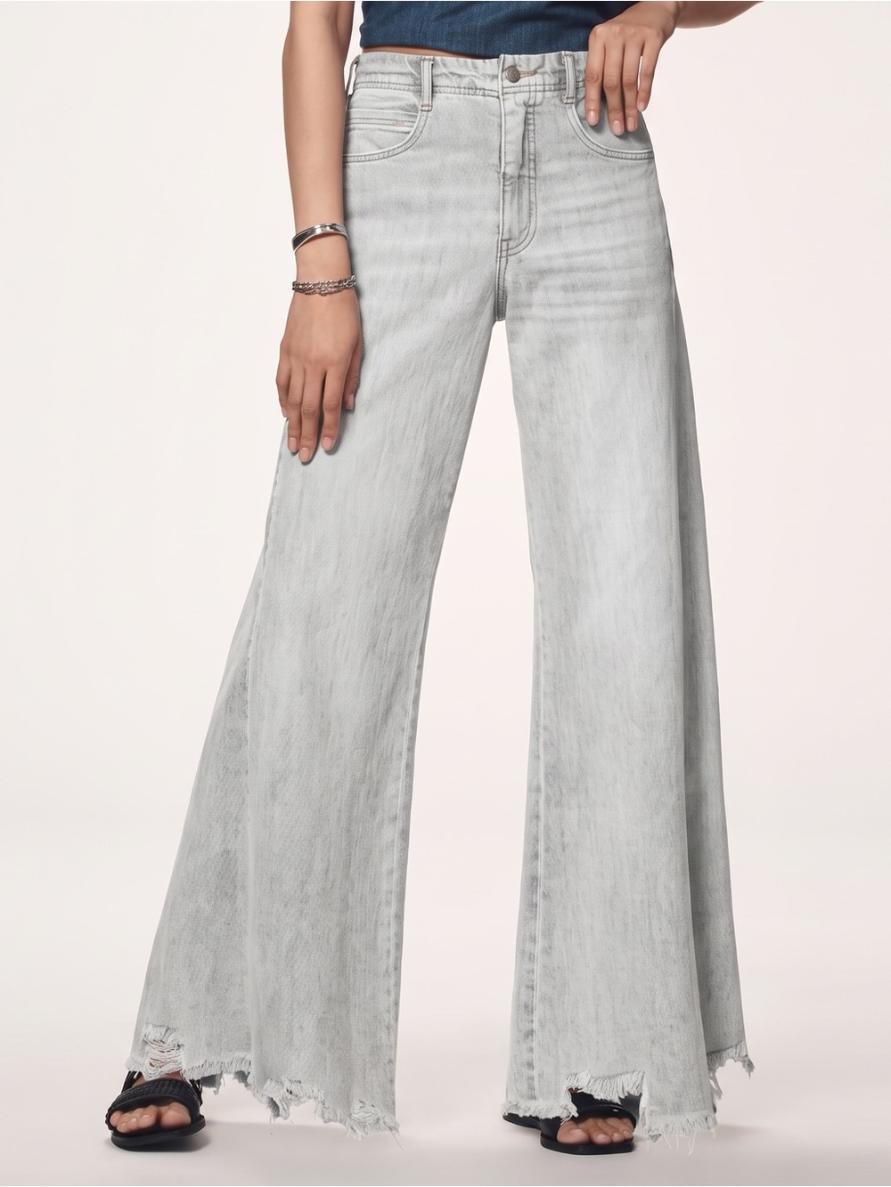 PILCRO Frayed Hem Ultra Flare Jeans